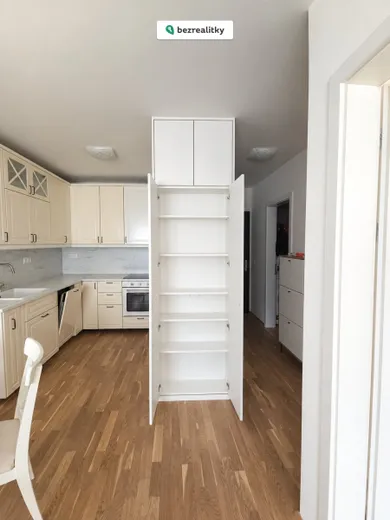 Na predaj 2-izbový byt, 50 m², Bratislava-Záhorská Bystrica