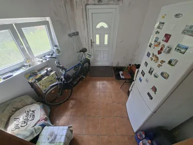 Na predaj 4-izbový dom, 46 m², Banka, Topoľčianska
