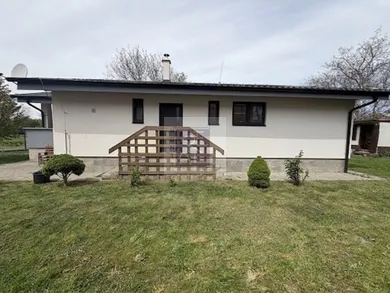 Na predaj dom, 120 m², Svätoplukovo