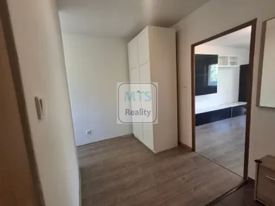 Na prenájom 2-izbový byt, 58 m², Martin, Thurzova