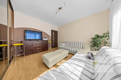 Na predaj 3-izbový byt, 66 m², Bratislava-Petržalka, Ševčenkova