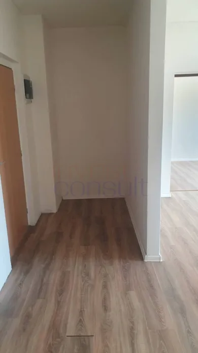 Na prenájom 2-izbový byt, 45 m², Komárno, Stredná ul.