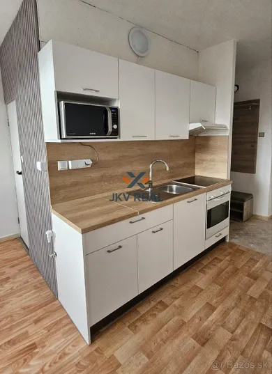 Byty na prenájom 1-izbový, Prievidza · €450