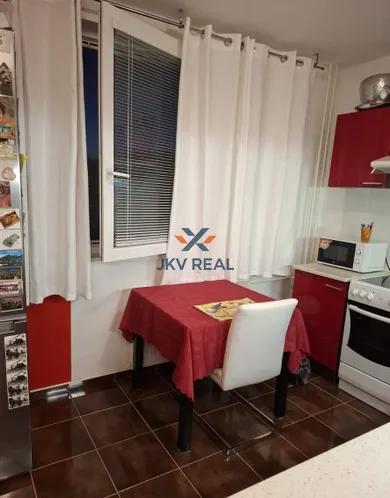 Na predaj 3-izbový byt, 66 m², Michalovce, ružová
