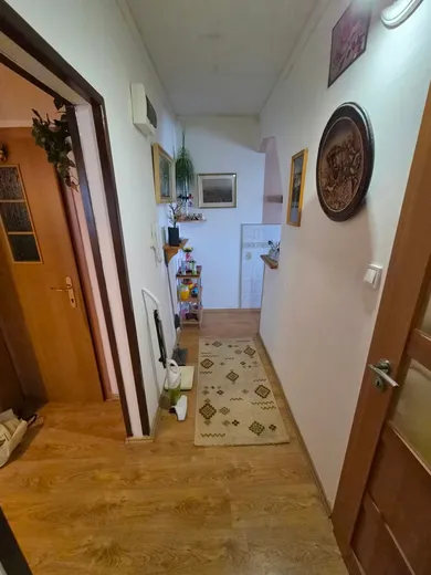Na predaj 2-izbový byt, 68 m², Nové Zámky, Nábrežná
