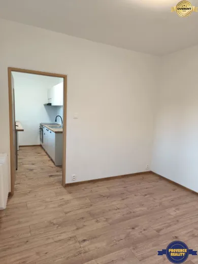 Na prenájom 1-izbový byt, 29 m², Komárno