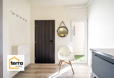 Na prenájom 2-izbový byt, 55 m², Bratislava-Staré Mesto, Dunajská