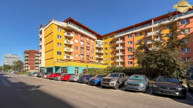 Na predaj komerčné, 520 m², Bratislava-Petržalka, Šustekova
