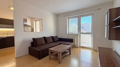 Na prenájom 2-izbový byt, 51 m², Senec, Kysucká