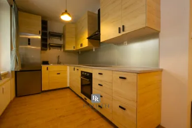 Na prenájom 3-izbový byt, 75 m², Bratislava-Nové Mesto, Sibírska