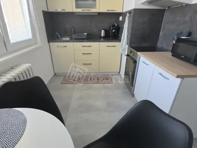 Na prenájom 1-izbový byt, 33 m², Galanta, Mierová