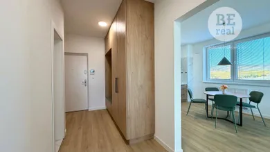 Na prenájom 2-izbový byt, 59 m², Pezinok, Sasinkova