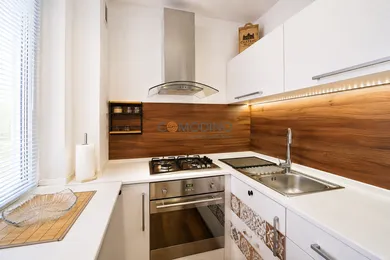 Na prenájom 1-izbový byt, 36 m², Bratislava-Nové Mesto, Guothova