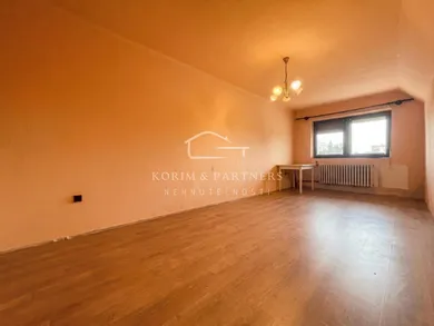 Na predaj 4-izbový dom, 188 m², Hurbanovo