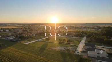 Na predaj pozemok, 751 m², Hrubý Šúr, -