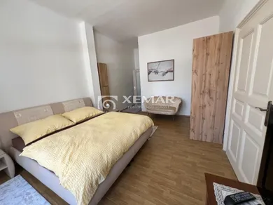 Mieszkania na wynajem, 3-pokojowe, Banská Bystrica · €900