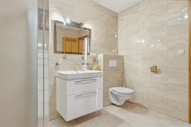 Na predaj 5-izbový dom, 182 m², Dolné Dubové