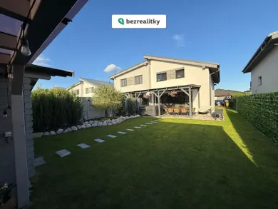 Domy na predaj 5-izbový, Slovenský Grob · €415 000