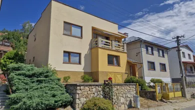 Na predaj 5-izbový dom, 200 m², Banská Bystrica