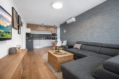 Na predaj 3-izbový byt, 71 m², Bratislava-Nové Mesto, Račianske mýto