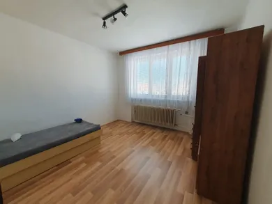 Na predaj 3-izbový byt, 67 m², Pezinok, Štúrova