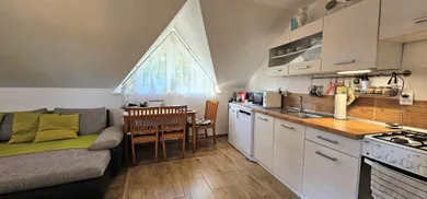 Na prenájom 2-izbový byt, 38 m², Hlohovec, Bezručova