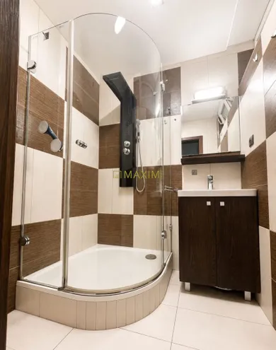 Na predaj 5-izbový byt, 121 m², Bratislava-Dúbravka, Saratovská