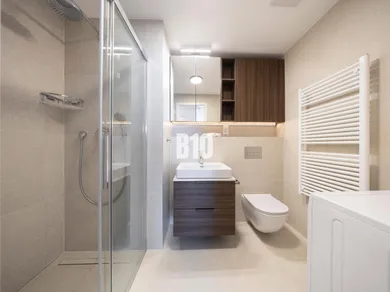 Na prenájom 2-izbový byt, 50 m², Bratislava-Ružinov, Mlynské nivy