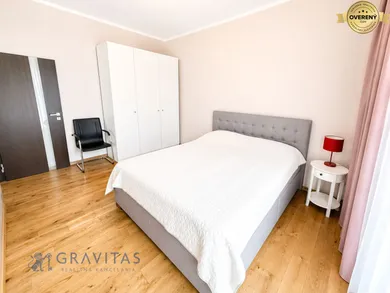 Na predaj 4-izbový byt, 109 m², Bratislava-Nové Mesto, Pod Vtáčnikom