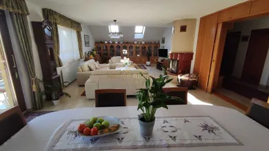 Na predaj 9-izbový dom, 314 m², Nová Dedinka