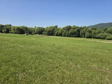 Na predaj pozemok, Turie