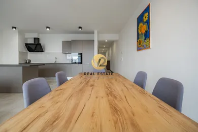 Na prenájom 3-izbový byt, 96 m², Nitra, Mostná