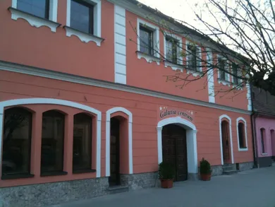 Na prenájom komerčné v Pezinok · €300 · Čiastočná rekonštrukcia