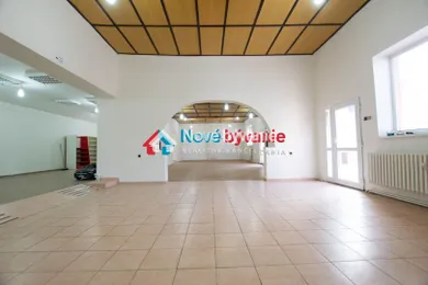 Na predaj komerčné, 220 m², Zeliezovce, Mierova