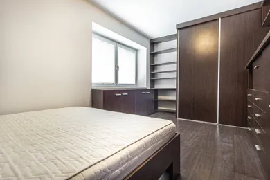 Na prenájom 1-izbový byt, 70 m², Bratislava-Staré Mesto, Lichardova