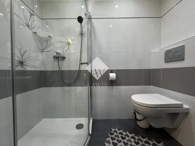 Na predaj 4-izbový dom, 384 m², Nesluša
