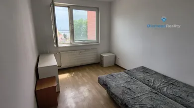 Na prenájom 2-izbový byt, 45 m², Levice, Ľanová