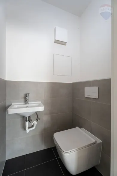 Na predaj 2-izbový byt, 62 m², Nitra, Trnavská