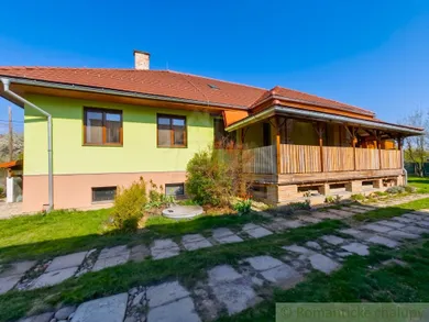 Na predaj dom, 270 m², Lupoč