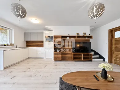 Na predaj dom, 111 m², Považská Bystrica
