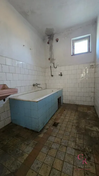 Na predaj dom, Jur nad Hronom