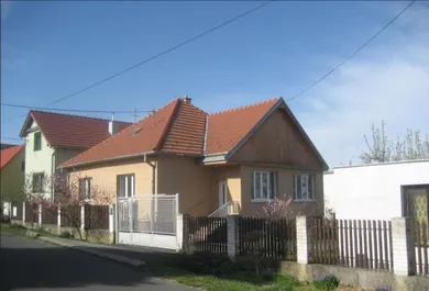 Na predaj 4-izbový dom, Bratislava-Záhorská Bystrica, Donská
