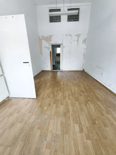 Na prenájom komerčné, 80 m², Bratislava-Ružinov, Trnavská cesta