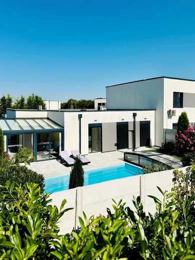 Domy na predaj 4-izbový, Rovinka · €549 900