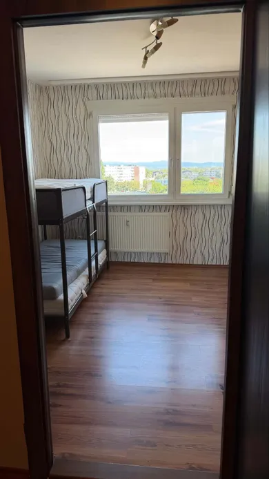 Na prenájom 3-izbový byt, 70 m², Bratislava-Podunajské Biskupice