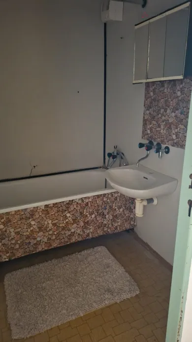 Na prenájom 1-izbový byt, 35 m², Bratislava-Devínska Nová Ves
