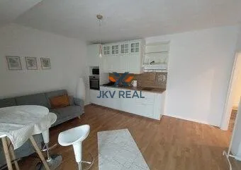Na prenájom 1-izbový byt, 30 m², Bratislava-Staré Mesto, Panská