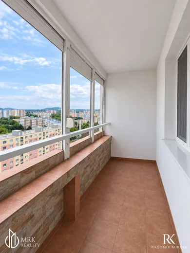 Na predaj 1-izbový byt, 38 m², Bratislava-Petržalka, Znievska