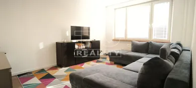 Квартири в оренду, 2-кімнатні, Banská Bystrica · €650