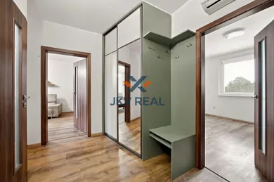 Na predaj 4-izbový byt, 81 m², Bratislava-Dúbravka, Drobného